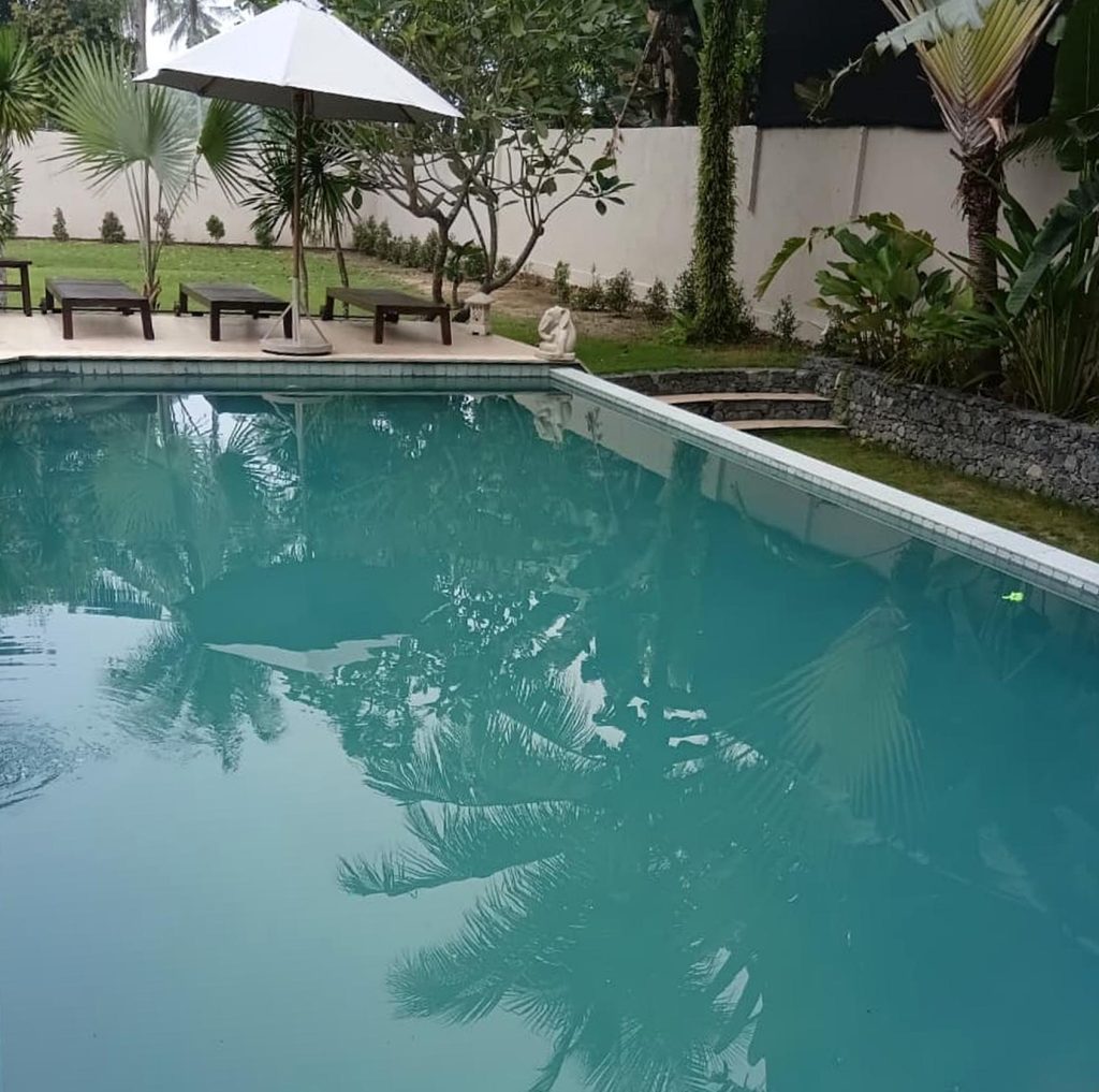 Foto kolam renang di Bintan setelah dilakukan jasa pembersihan oleh Aquatic Indonesia
